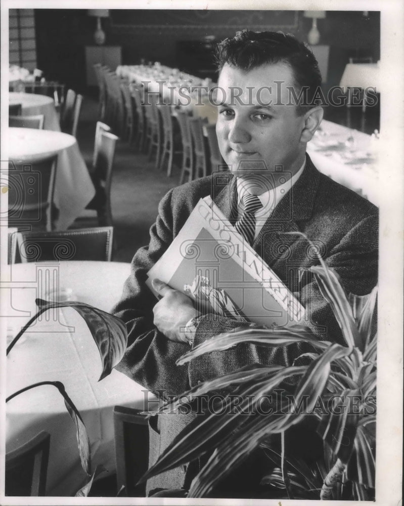 1961 Press Photo Manager Norman G. Norman, at Brynwood Country Club. - mjb71394- Historic Images