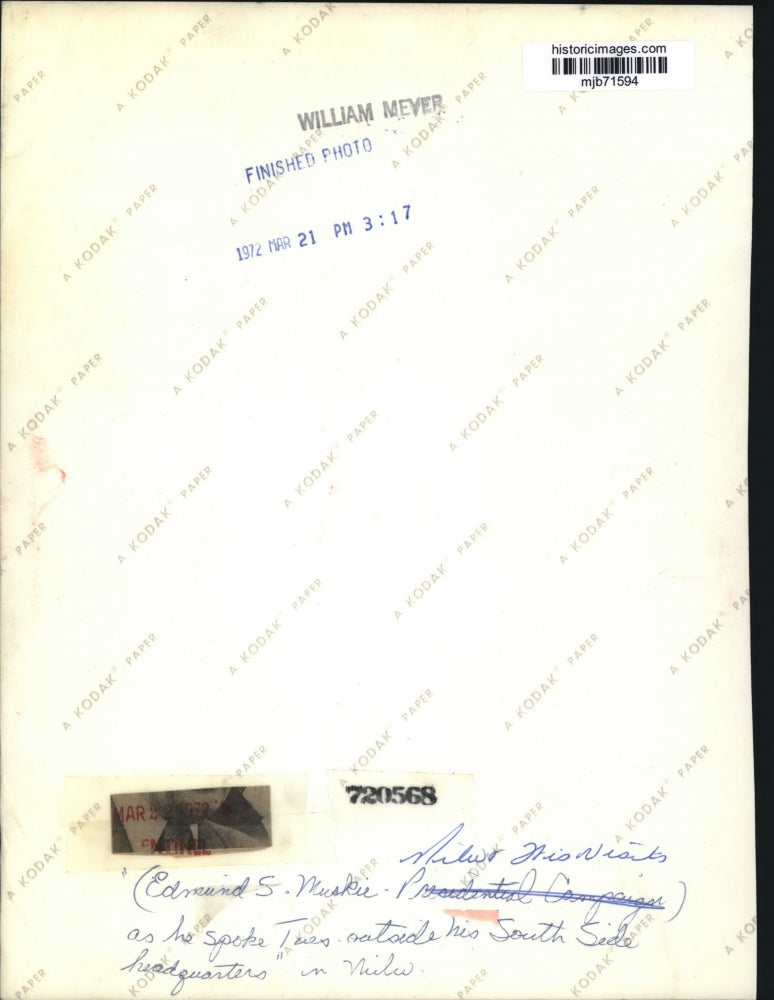 1972 Press Photo Edmund Muskie spoke outside South Side headquarters, Milwaukee