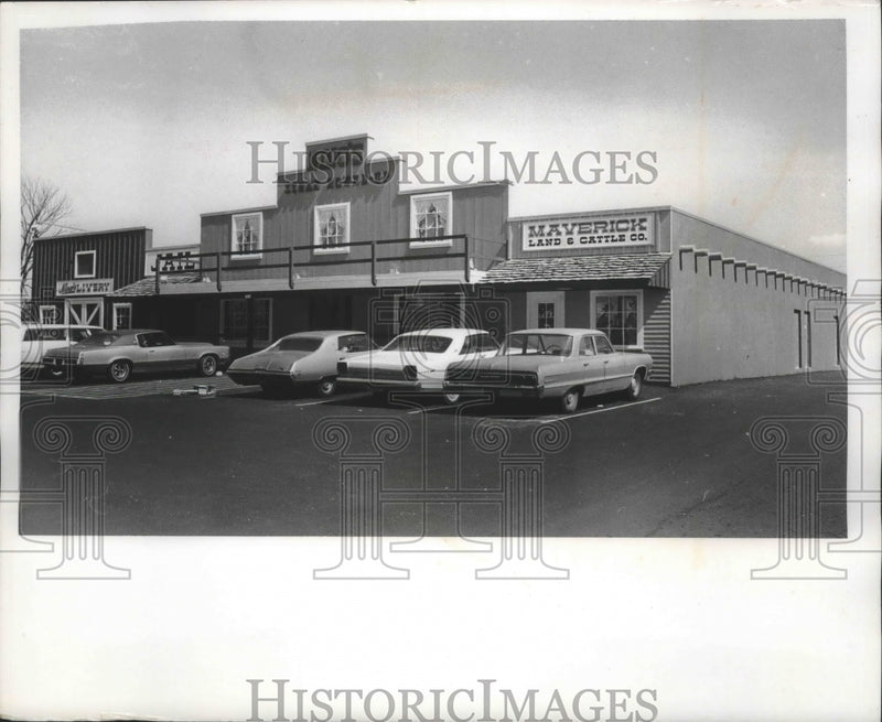 Load image into Gallery viewer, 1969 Press Photo Nino's Restaurant - mjb71943
