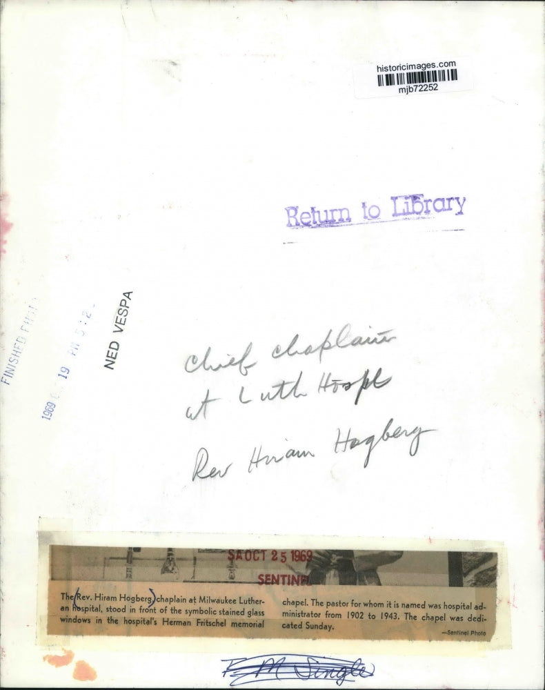 1969 Press Photo Rev. Hiram Hogberg, chaplain at Milwaukee Lutheran Hospital