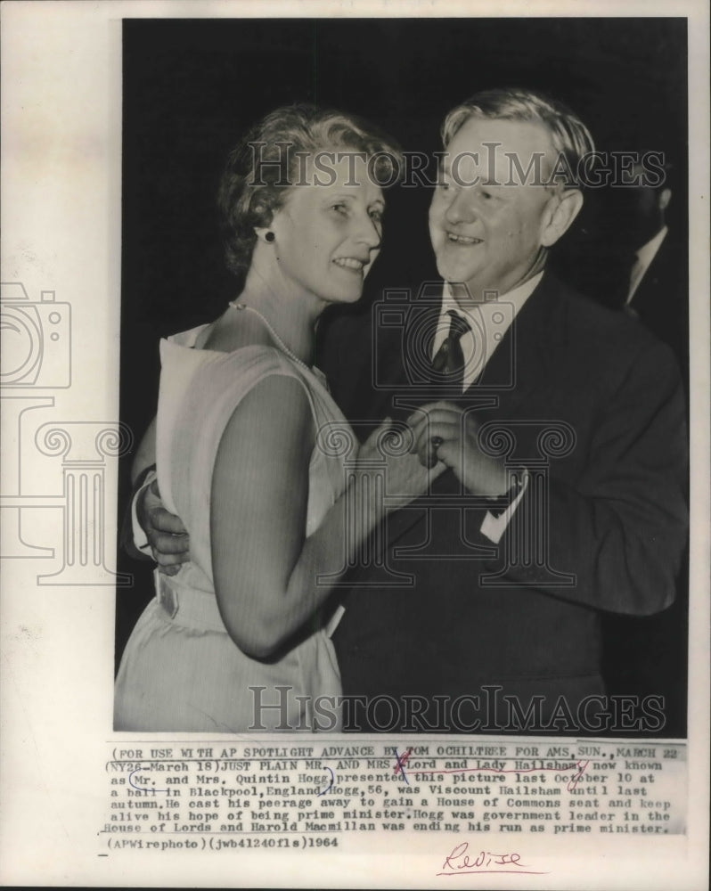 1964 Press Photo Mr. and Mrs. Quinton Hogg at a ball in Blackpool, England- Historic Images