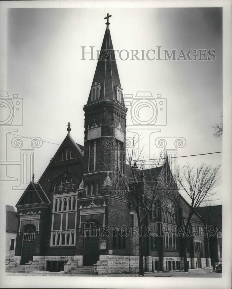 Load image into Gallery viewer, 1954 Press Photo Old Our Savior's Lutheran Church Scott St., Milwaukee
