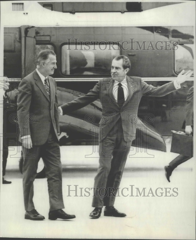 1973 Press Photo President Nixon greets Vice President Agnew in San Clemente, CA- Historic Images