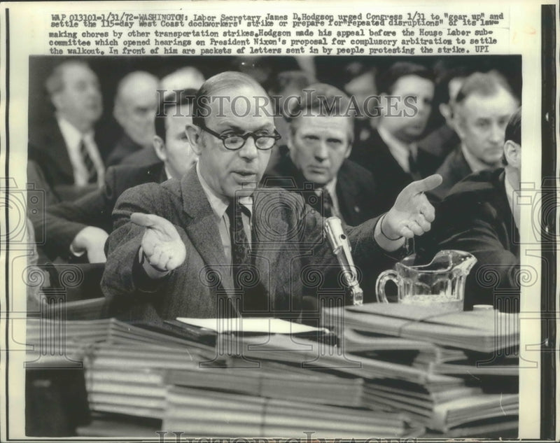 Load image into Gallery viewer, 1972 Press Photo Labor Secretary James D. Hodgson testifying before Congress
