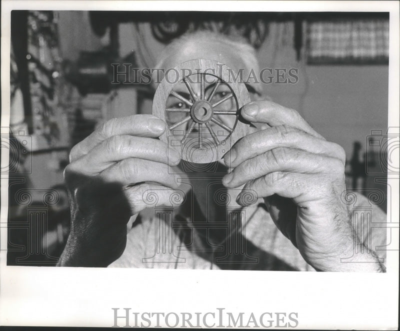 Load image into Gallery viewer, 1966 Press Photo Harry Simonar of Glendale, Wisconsin makes model wagons
