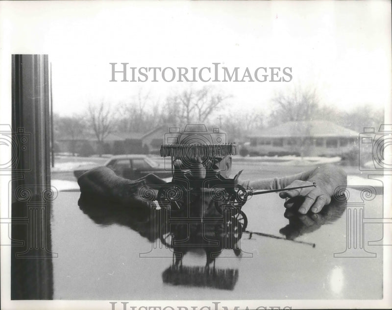 Load image into Gallery viewer, 1966 Press Photo Harry Simonar of Glendale, Wisconsin makes model wagons
