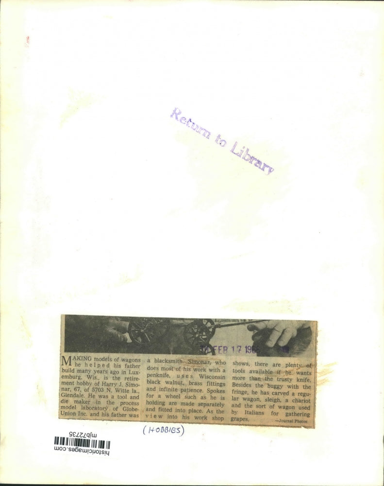 1966 Press Photo Harry Simonar of Glendale, Wisconsin makes model wagons