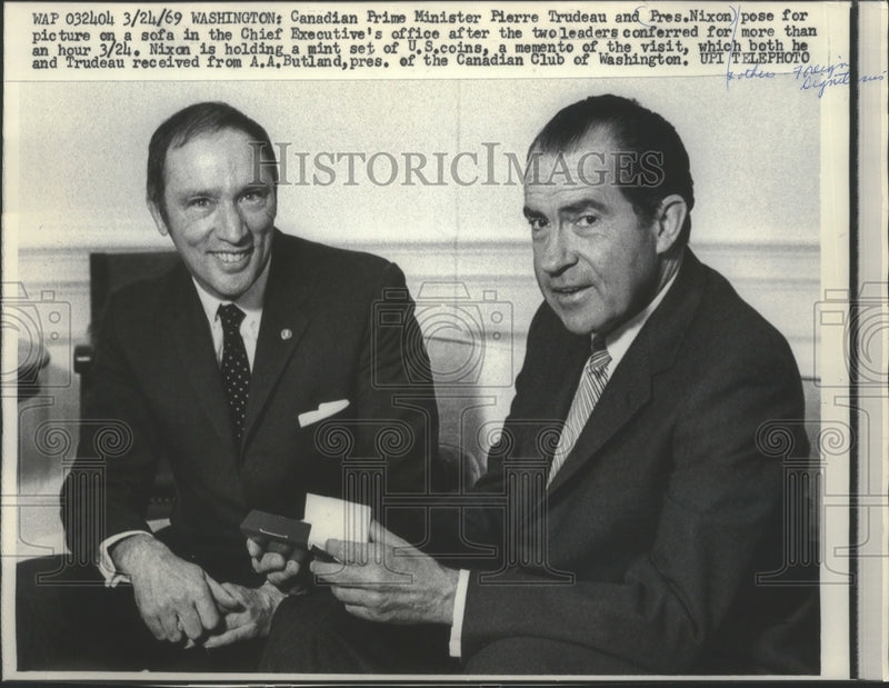 Load image into Gallery viewer, 1969 Press Photo President Nixon with Canadian Prime Minister Pierre Trudeau

