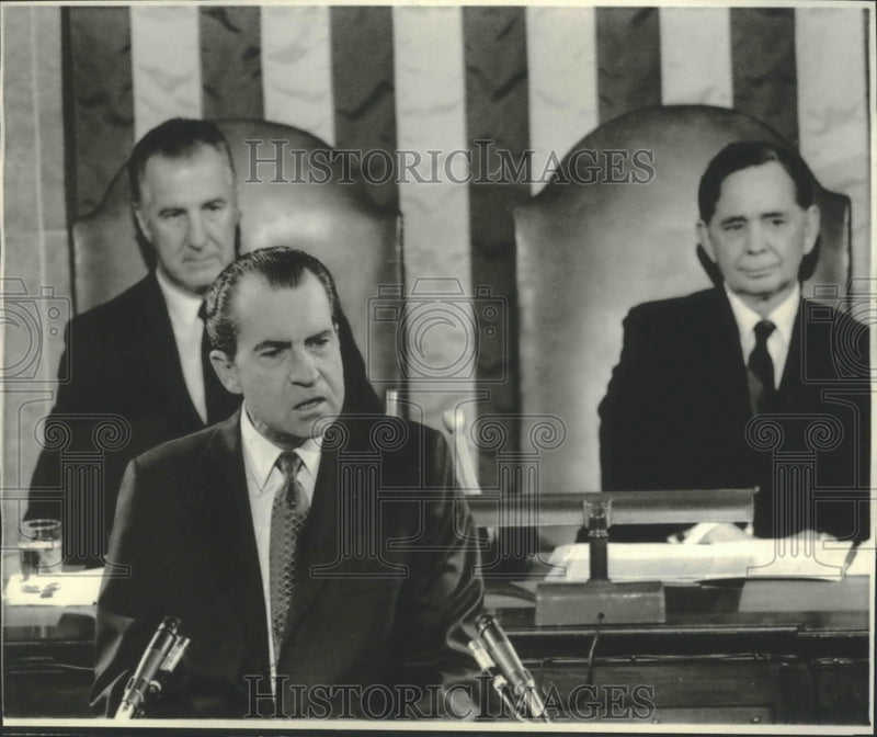 Load image into Gallery viewer, 1971 Press Photo Richard Nixon delivers state of the Union Address in Washington

