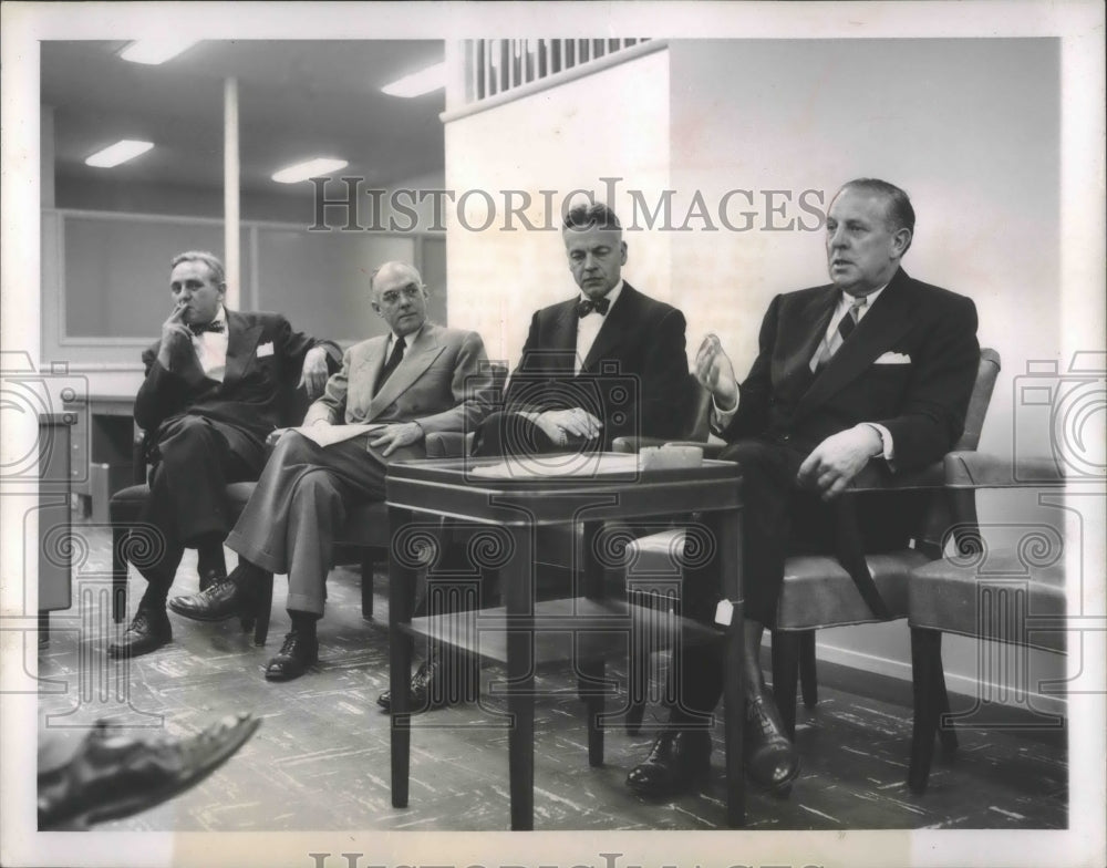 1951 Press Photo Ford Foundation Officials meet in Pasadena, California- Historic Images