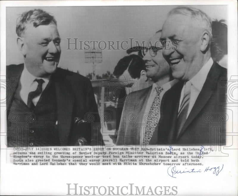 Load image into Gallery viewer, 1963 Press Photo Lord Hailsham greets Valerian Zorin at Moscow airport
