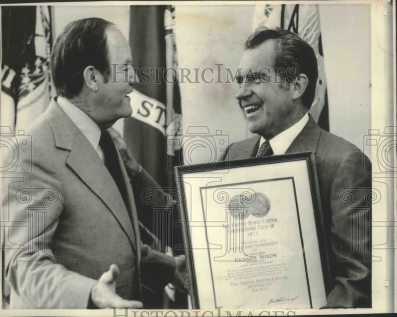 Load image into Gallery viewer, 1973 Press Photo Senator Hubert Humphrey &amp; President Richard Nixon, White House
