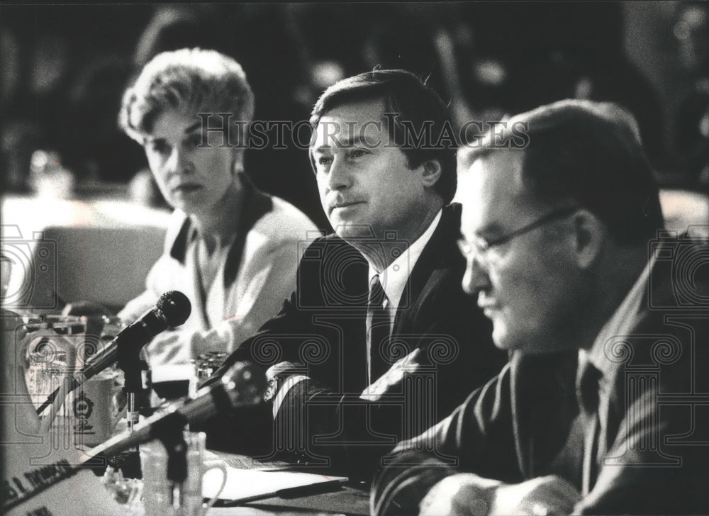 1989 Press Photo Governors&#39; listen to  US Agriculture Secretary Yeutter- Historic Images