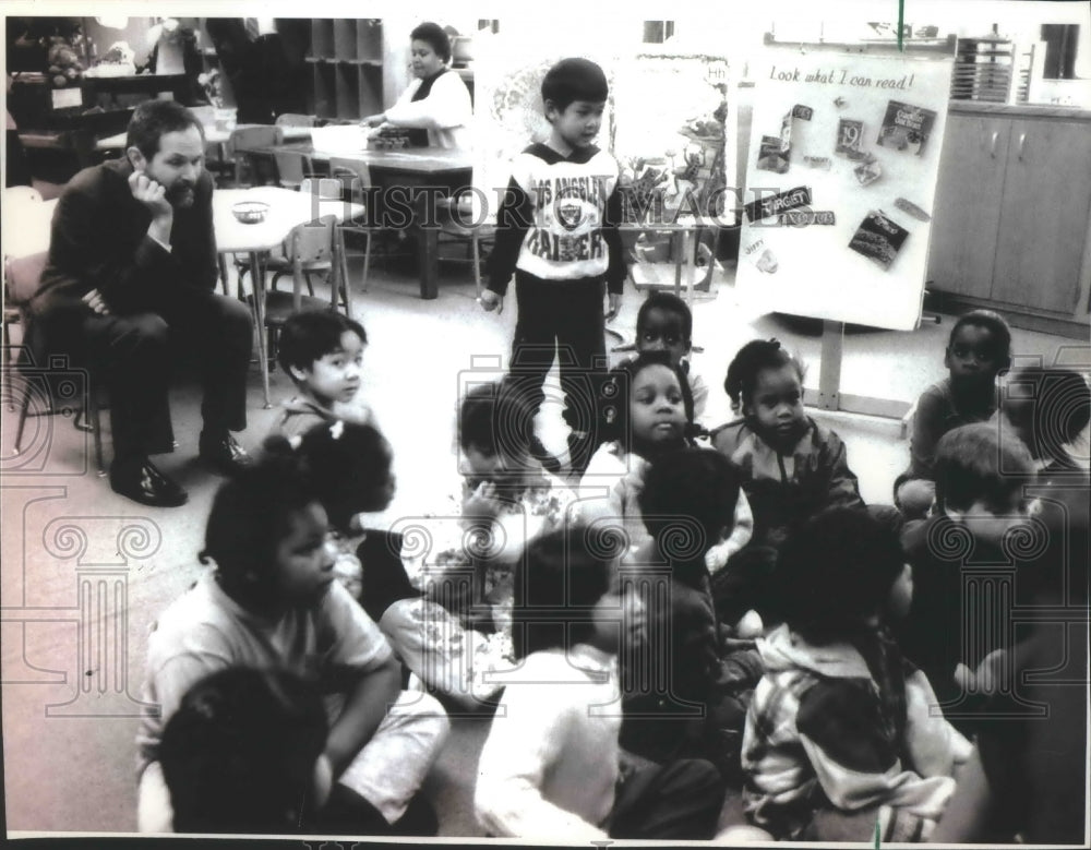 1993 Press Photo Peter C. Hutchinson, Minneapolis&#39; school superintendent- Historic Images