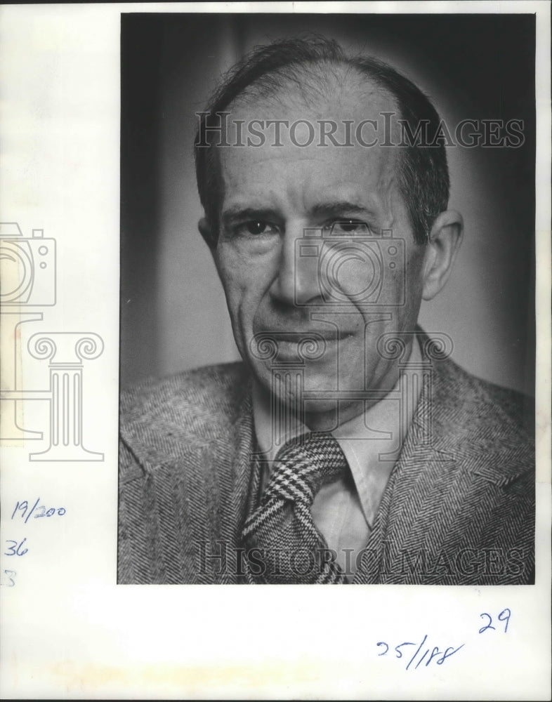 1975 Press Photo Sam Naperstek, Director at Mount Sinai Hospital, Milwaukee- Historic Images