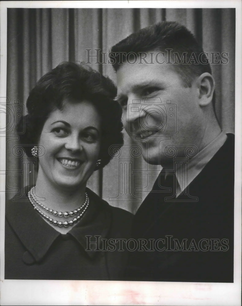 1985 Press Photo Robert and Dolores Mungyer, Milwaukee police department- Historic Images