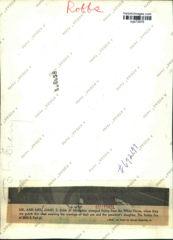 1967 Press Photo Mr. and Mrs. James S. Robb, of Milwaukee, visit the White House