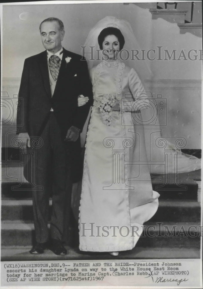 1967 Press Photo President Johnson escorts daughter Lynda on her wedding day- Historic Images