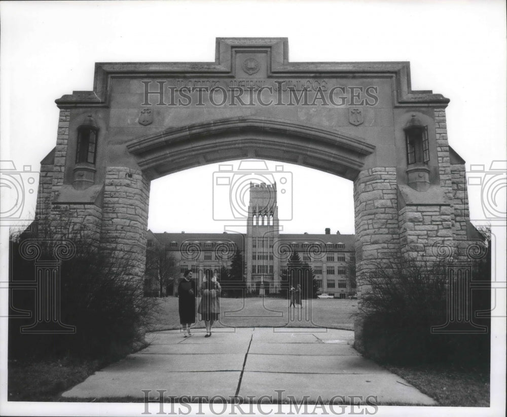 1961 Press Photo Mount Mary College in Wisconsin - mjb74130