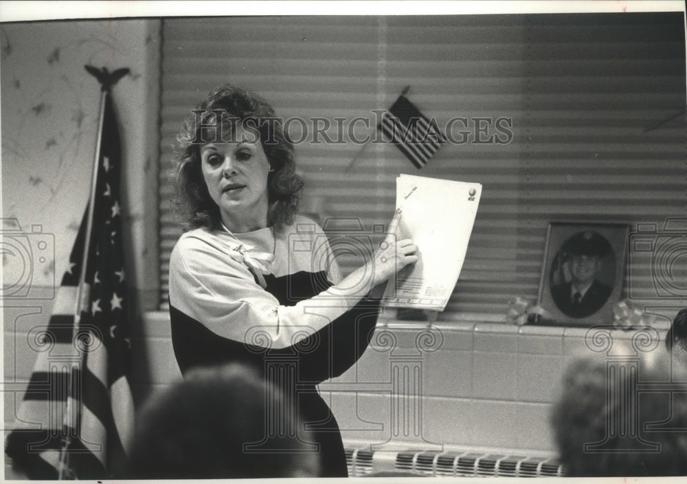 1991 Press Photo Elizabeth Morris organizes support group for families- Historic Images