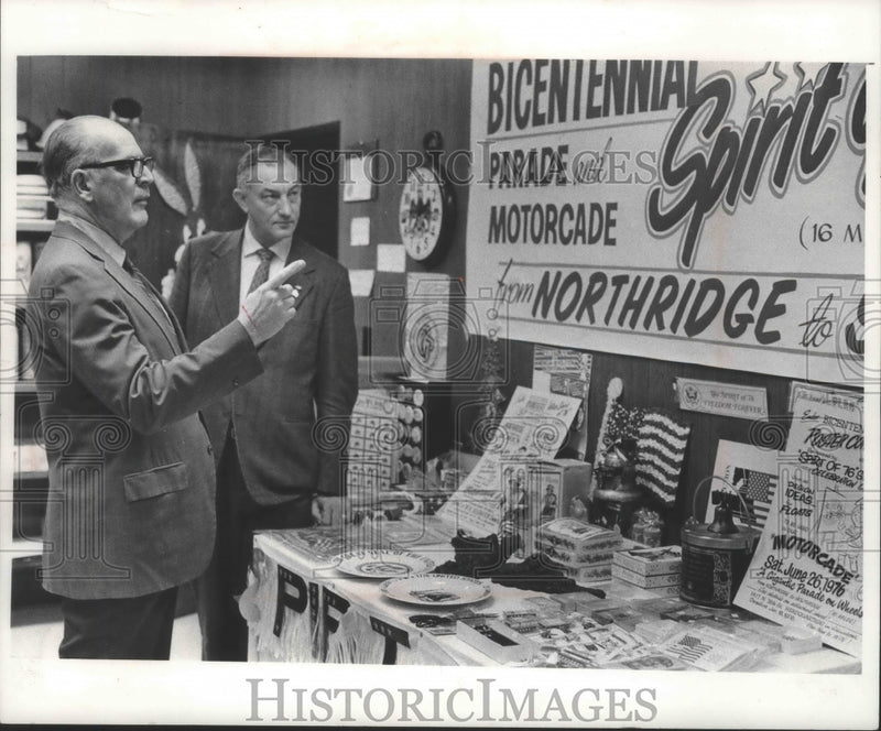 Load image into Gallery viewer, 1975 Press Photo Bicentennial promoters Robert Lees (left) and Norman Naegle,
