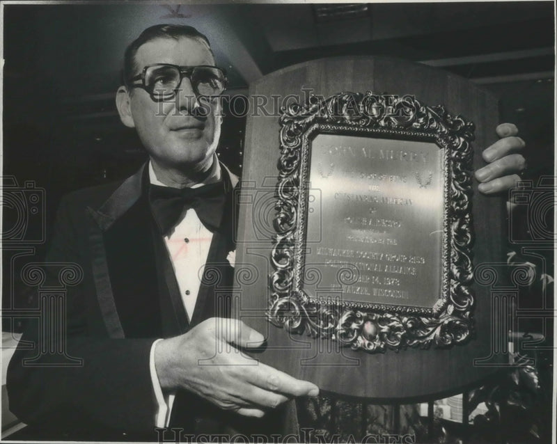 Load image into Gallery viewer, 1978 Press Photo John Murry, outstanding Milwaukeean of Polish descent &amp; award
