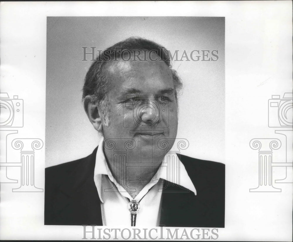 1975 Press Photo James Mortier, Milwaukee Chief Labor Negotiator- Historic Images