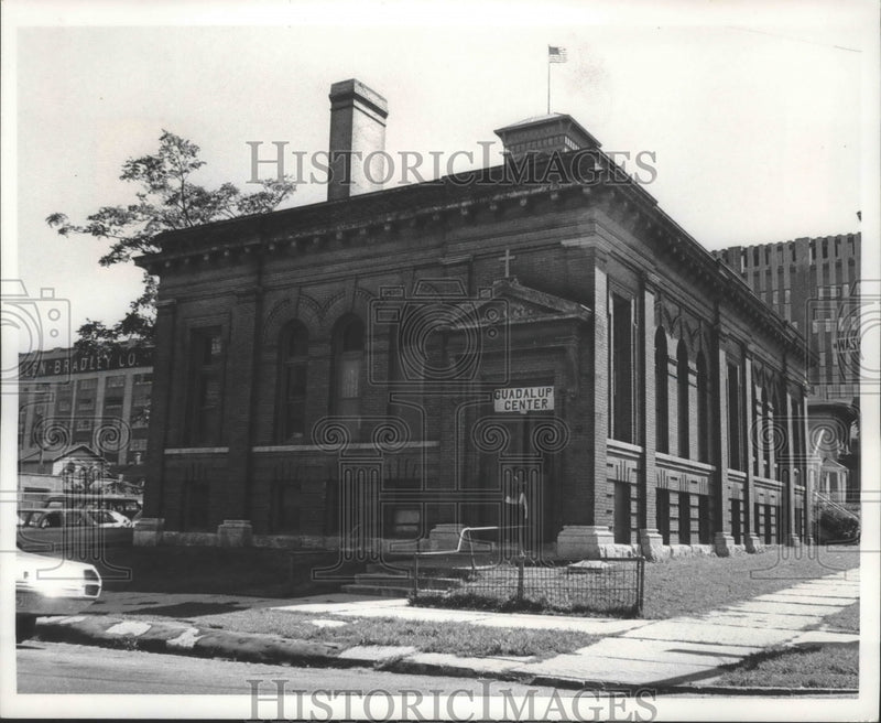 Load image into Gallery viewer, 1973 Press Photo Guadalupe Center, Milwaukee - mjb74712
