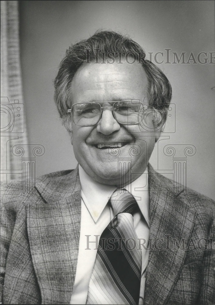 1978 Press Photo Harlan Moyer, president of CH2M Hill - mjb74731