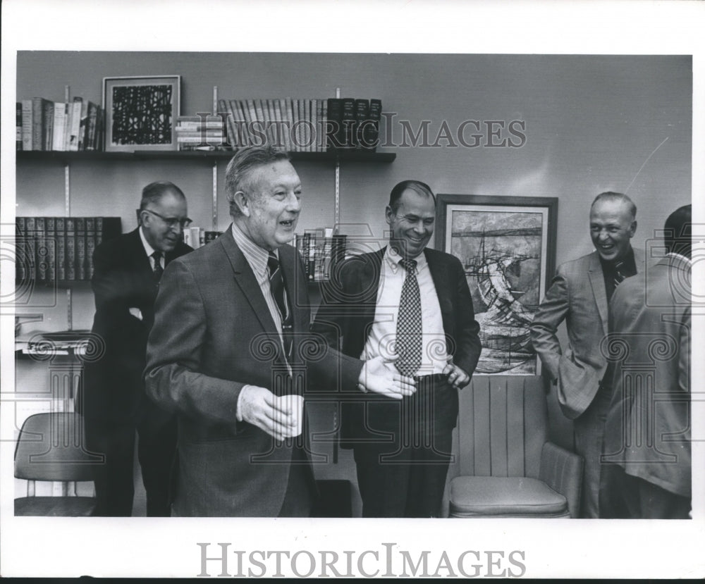 1970 Press Photo Frank Kelly of the Milwaukee Journal at 40th anniversary party- Historic Images