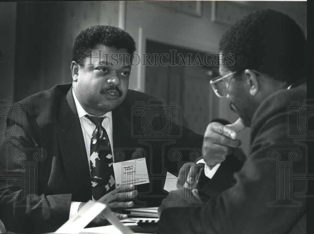 1991 Press Photo Donald Johnson, IMC Automation, at Milwaukee Area Tech College- Historic Images