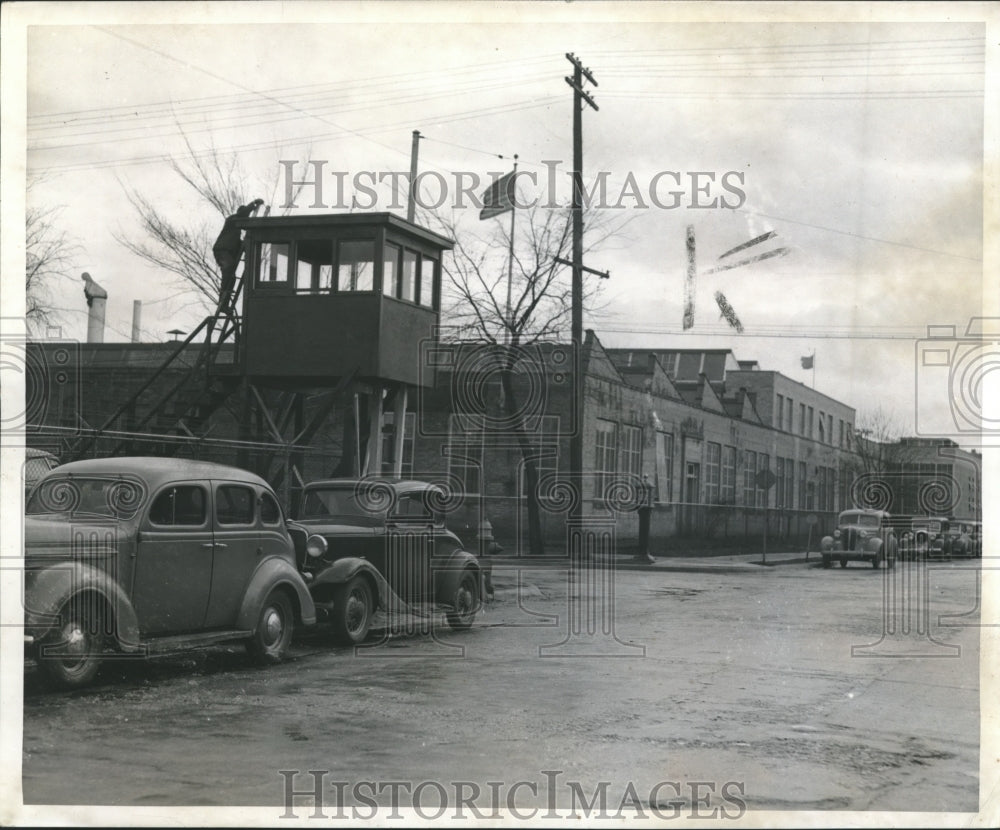 1942 Press Photo Kearney Trecker plant, Milwaukee - mjb75085- Historic Images