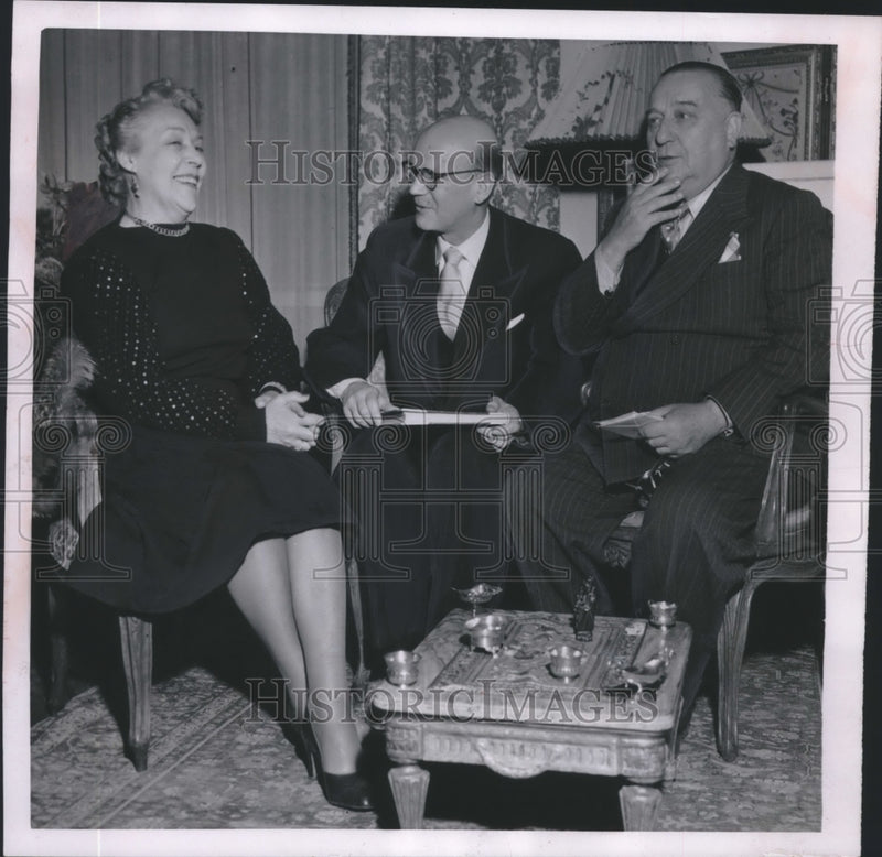 Load image into Gallery viewer, 1951 Press Photo Urho Kekkonen with Harri Holma, and Holma's wife in Rome, Italy
