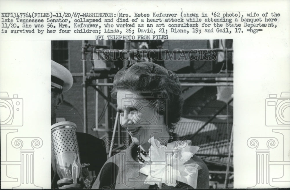 1967 Press Photo Mrs. Estes Kefauver, art consultant, at banquet in Washington- Historic Images