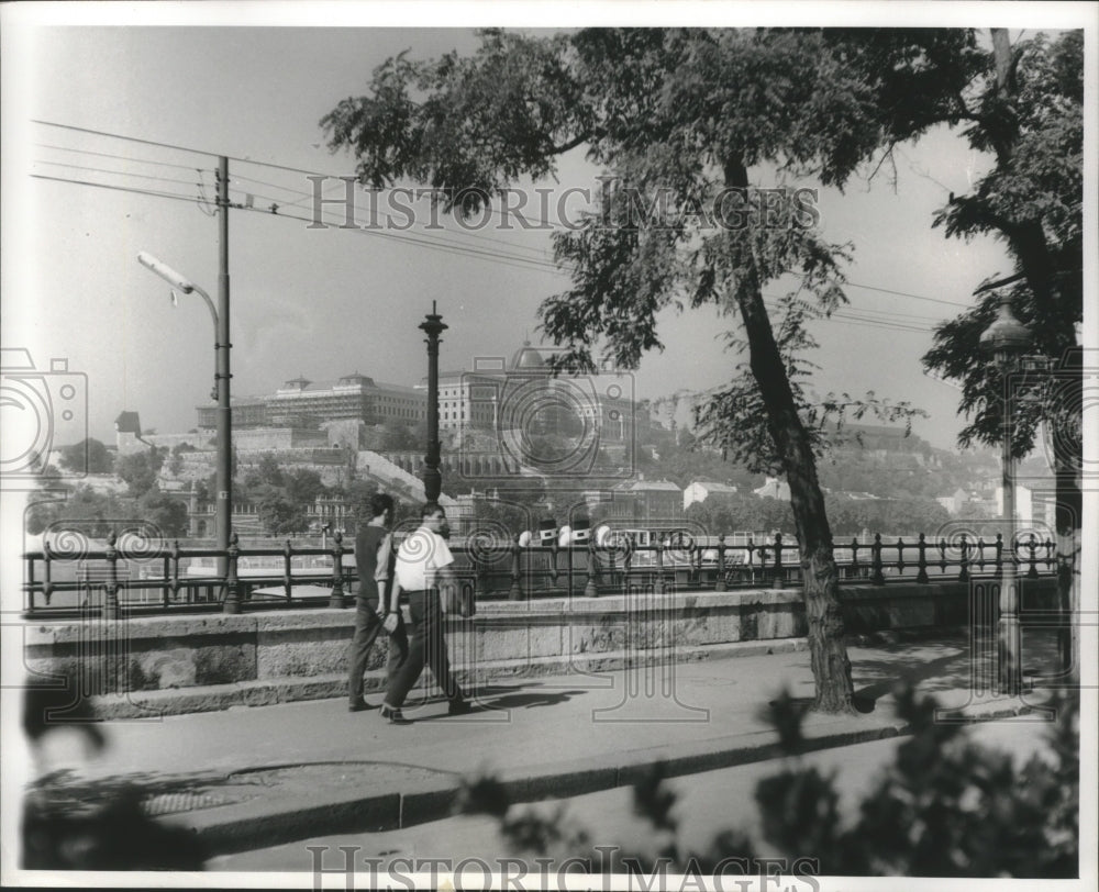 1963 Press Photo Budapest, The Old Imperial Castle at Budapest&#39;s Danube - Historic Images