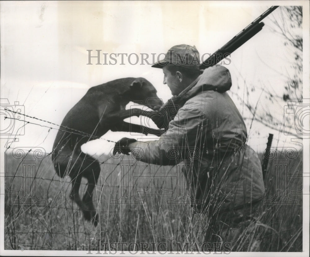 1955 Press Photo Hunting Quail at Kickapoo Valley, Mel Ellis, and Rainey