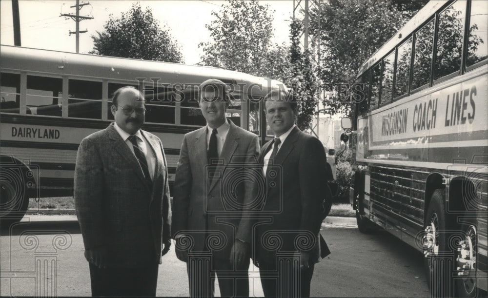 1988 Press Photo Don Janz (L) &amp; other Wisconsin Coach Lines principal partners- Historic Images