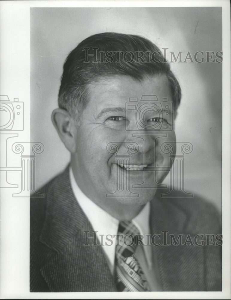 1975 Press Photo Ned Kellner, President Thiensville Village, Wisconsin