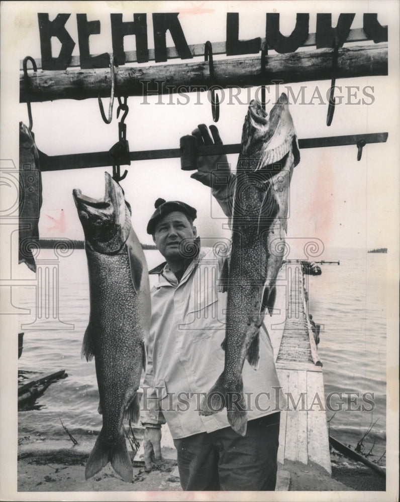 1963 Press Photo Sentinel outdoor writer, Don Johnson fishing near Arctic circle- Historic Images