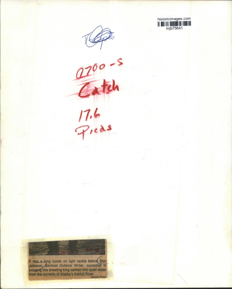 1976 Press Photo Don Johnson, Sentinel Outdoor Writer with King Salmon in Alaska