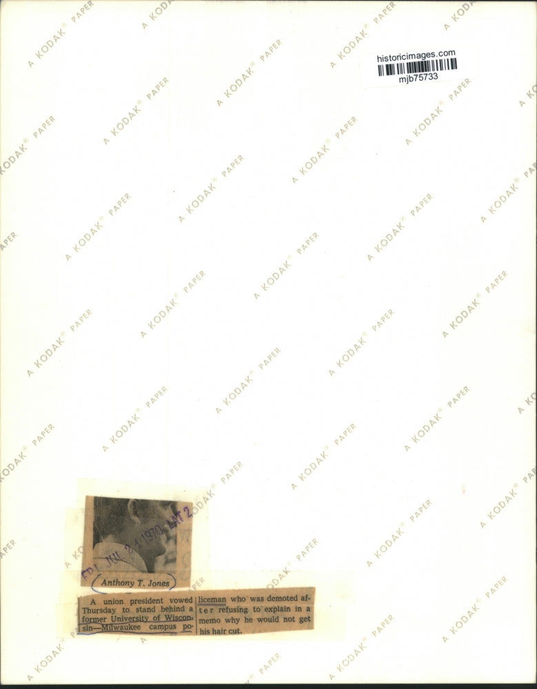 1970 Press Photo Anthony T Jones former policeman demoted for refusing hair cut.