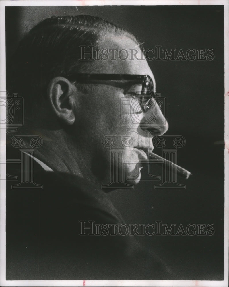 1956 Press Photo Senator Estes Kefauver, portrait made on train to Milwaukee.