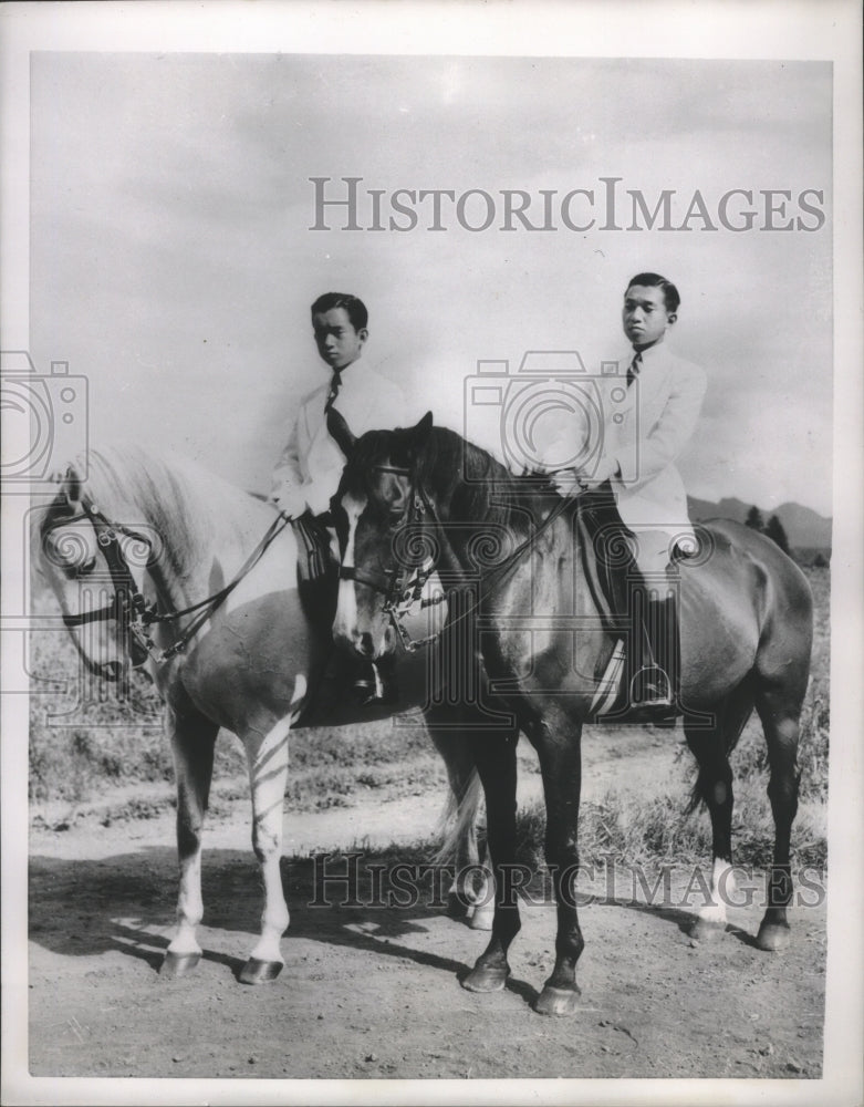 Load image into Gallery viewer, 1952 Press Photo Crown Prince Akihito and his brother Prince Yoshi - mjb75906
