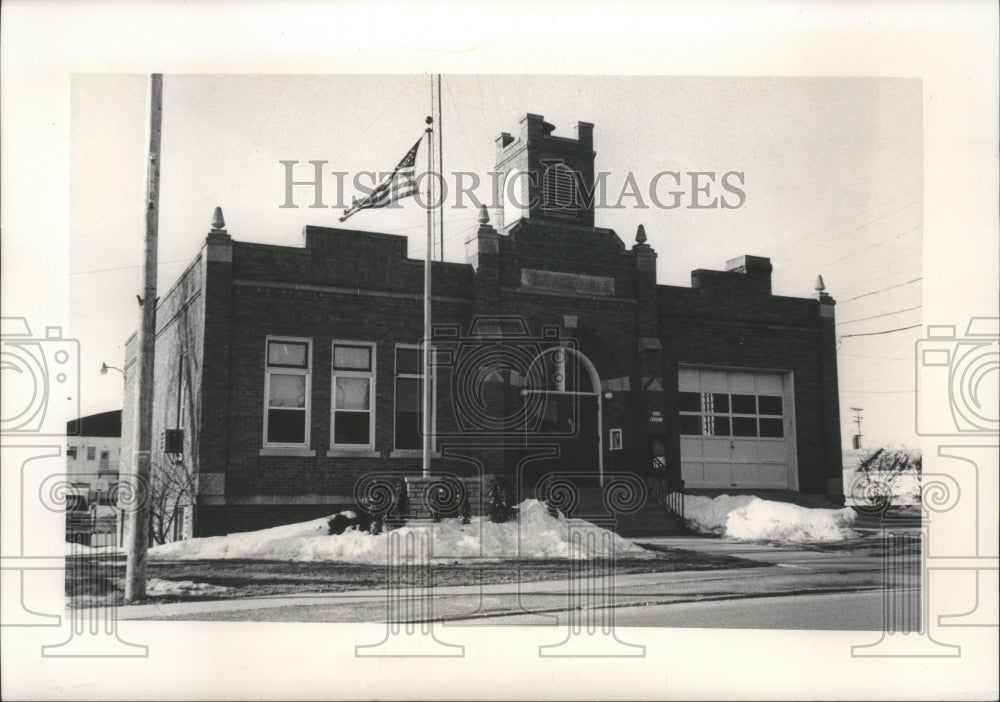 1979 Press Photo A garage formed part of the Village Hall in Jackson, Wisconsin- Historic Images