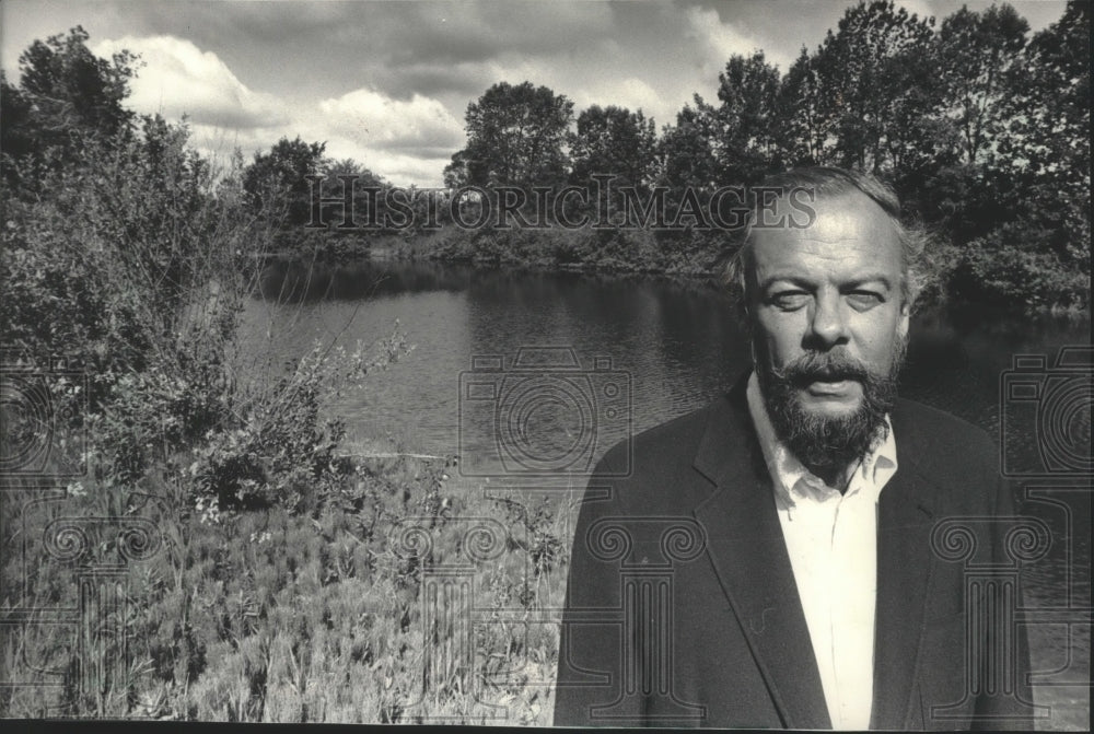 1985 Press Photo Reverend Chester L. Johnson at Christpond Retreat Center. - Historic Images