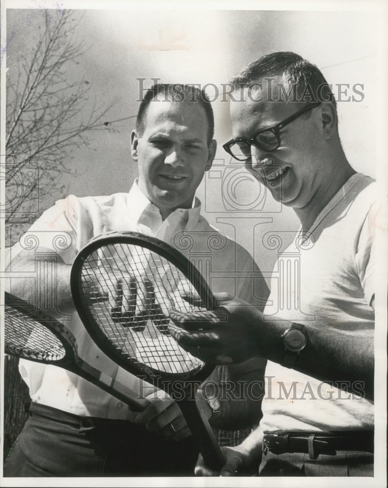 Load image into Gallery viewer, 1963 Press Photo Tom Kammer and Roger Peterson, WTMJ's radio on tennis court
