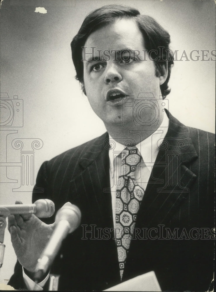 1975 Press Photo Robert W Kasten, Milwaukee politician- Historic Images