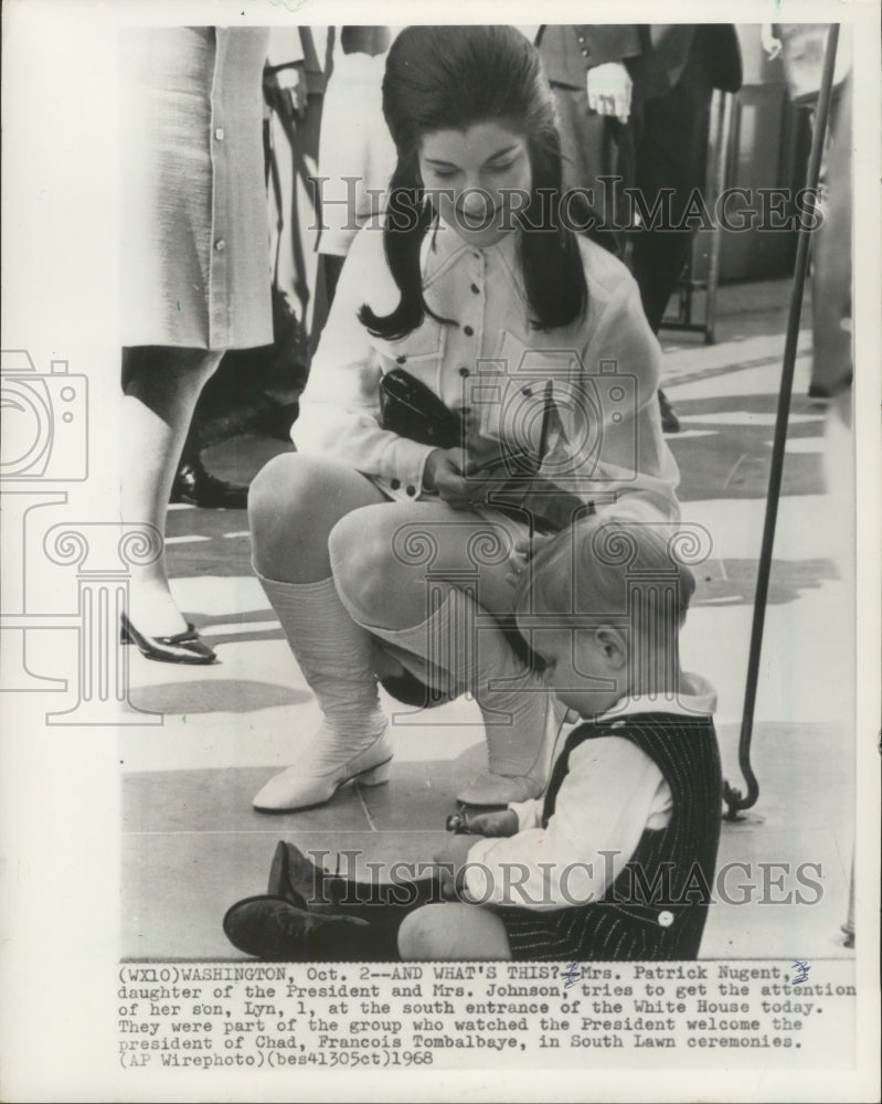 1968 Press Photo Mrs. Patrick Nugent &amp; son, Lyn, at White House south entrance- Historic Images