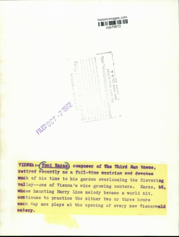 1972 Press Photo Retired composer Toni Karas, 66, in his garden in Vienna