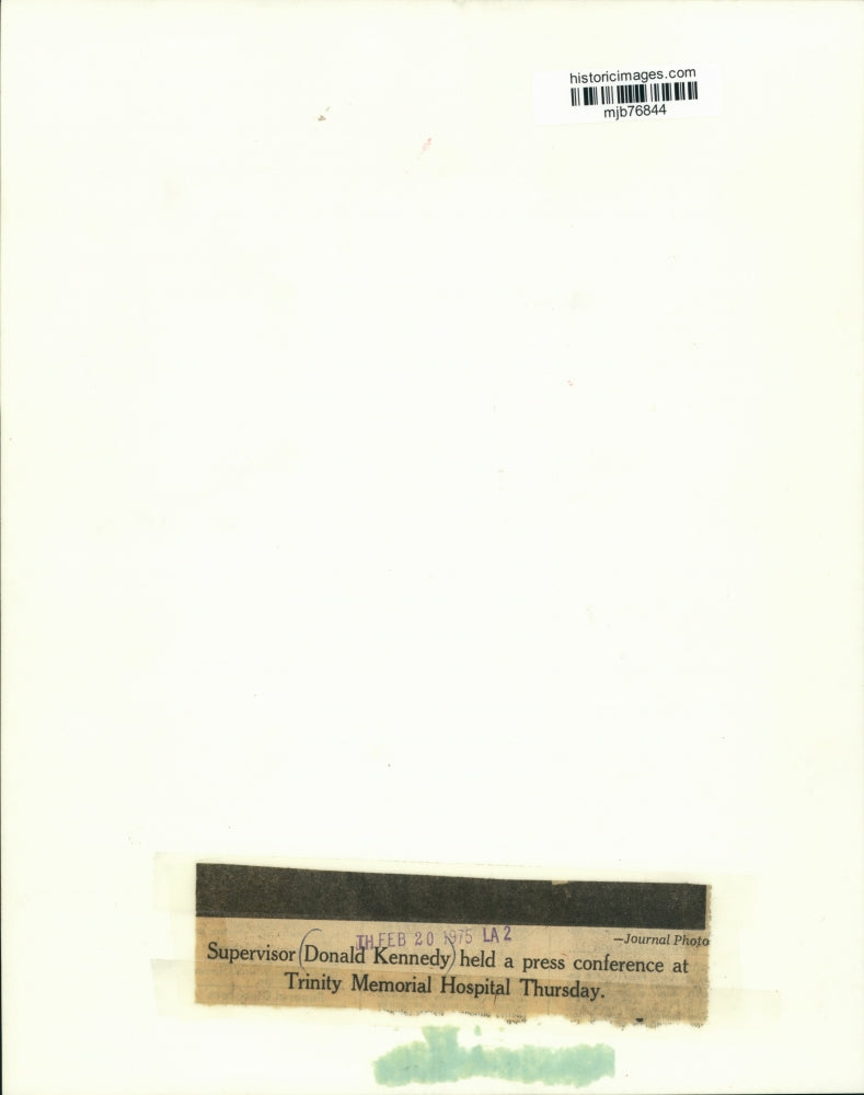 Load image into Gallery viewer, 1975 Press Photo Supervisor Donald Kennedy at Trinity Memorial Hospital
